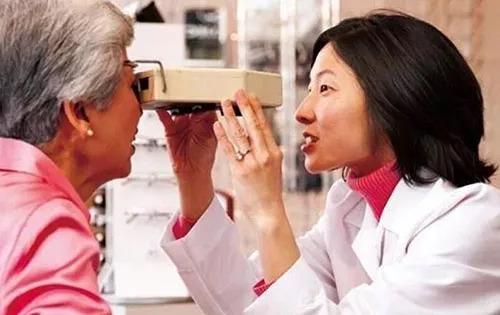 老花眼鏡怎么配更好？