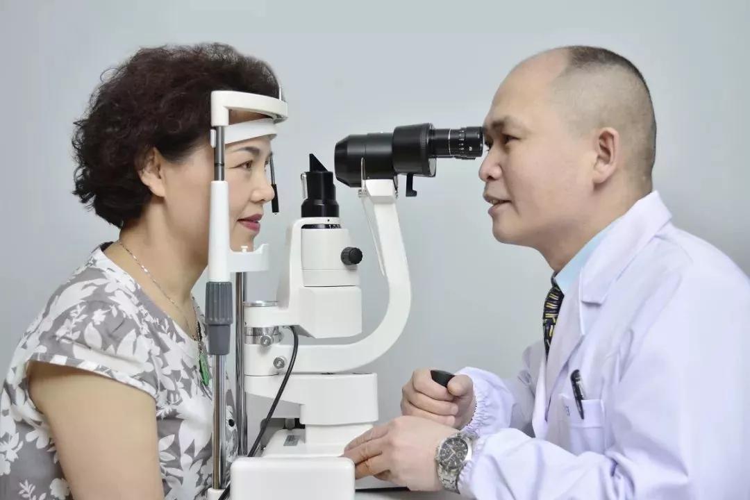 專業(yè)的視光中心才是配鏡首選！美麗島多焦鏡一副兼顧看近看遠(yuǎn)